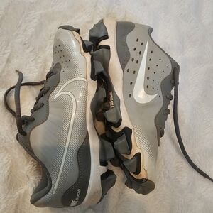 Nike Diamond Fastflex Gray Baseball Cleats Size 3 Youth